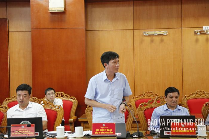 Lãnh đạo Ban Quản lý dự án đầu tư xây dựng tỉnh báo cáo tình hình triển khai một số dự án trên địa bàn