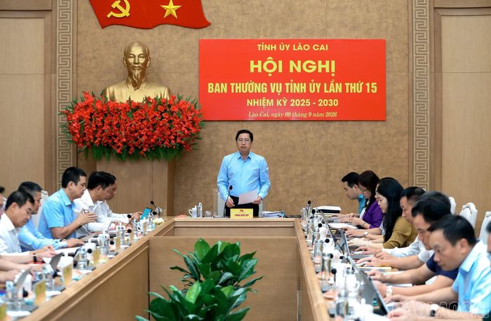 Bí thư Tỉnh ủy Dương Quốc Huy chủ trì hội nghị.
