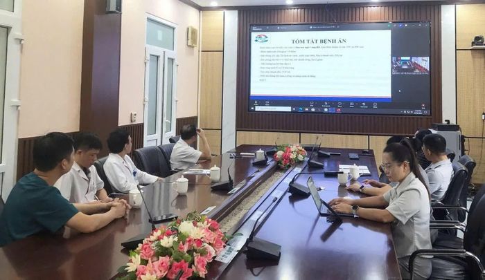 Hội chẩn trực tuyến giữa Bệnh viện Đa khoa số 2 tỉnh Lào Cai và Trung tâm Y tế khu vực Si Ma Cai.