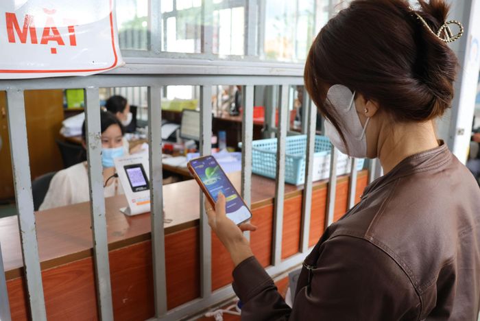 Song song với công tác chuyên môn, Trung tâm cũng đẩy mạnh thanh toán không dùng tiền mặt