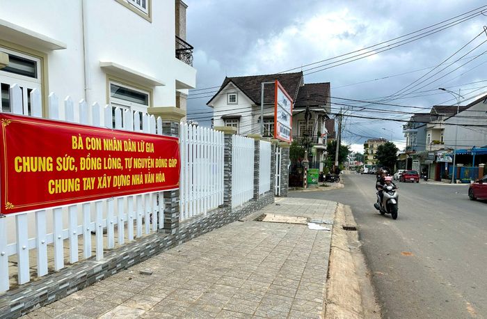 Nhân dân tổ dân phố Lữ Gia, phường Lâm Viên - Đà Lạt chung tay đóng góp xây dựng nhà văn hóa