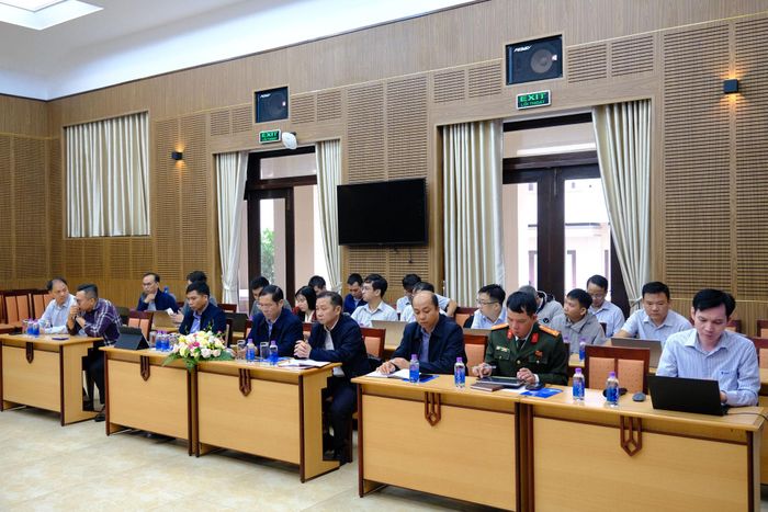 Đại biểu các sở, ngành đơn vị tham dự buổi làm việc