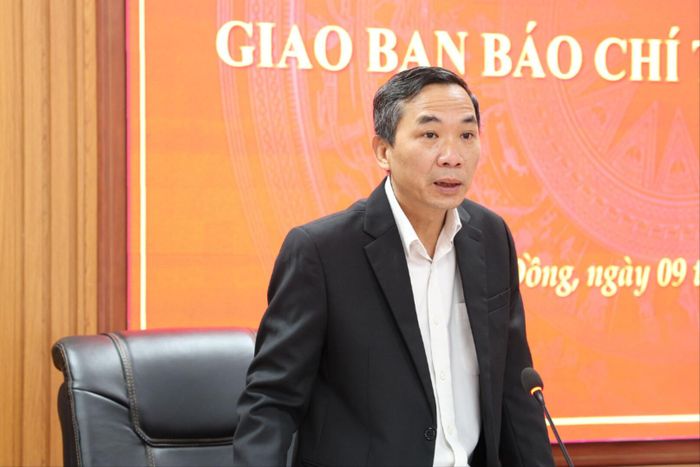 Đồng chí Hoàng Mạnh Thắng, Phó Trưởng Ban Tuyên giáo Tỉnh ủy phát biểu khai mạc hội nghị