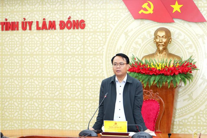 Đồng chí Đặng Hồng Sỹ, Phó Bí thư Thường trực Tỉnh ủy phát biểu chỉ đạo tại buổi làm việc