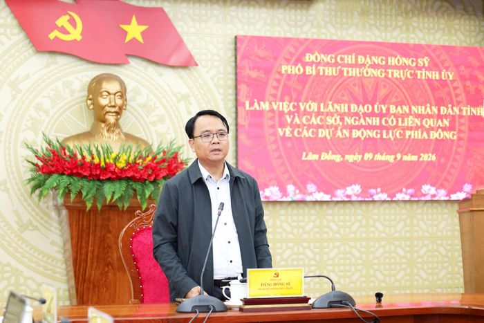 Đồng chí Đặng Hồng Sỹ, Phó Bí thư Thường trực Tỉnh ủy yêu cầu các cơ quan, đơn vị, địa phương liên quan phối hợp giải quyết những yêu cầu đặt ra, không để kéo dài làm ảnh hưởng đến tiến độ chung