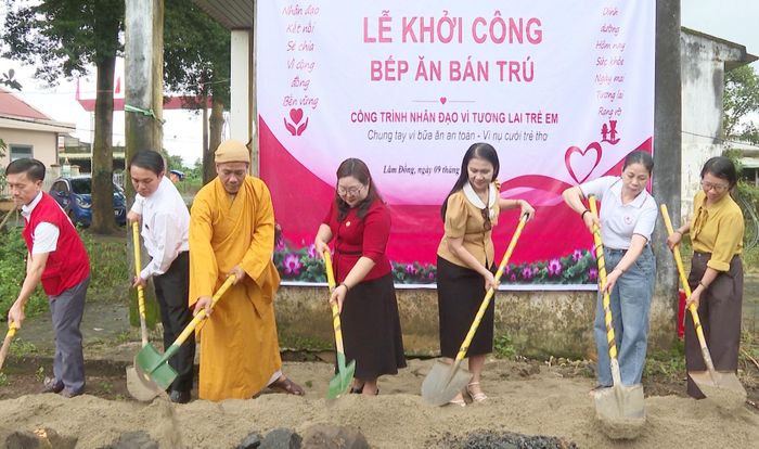 Khởi công xây dựng bếp ăn bán trú, là công trình nhân đạo vì tương lai trẻ em tại Trường Tiểu học Tô Hiệu, xã Quảng Tân (Lâm Đồng)