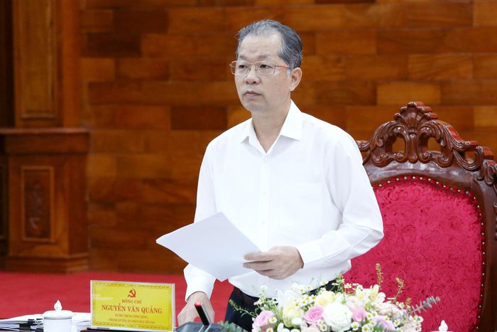 Đồng chí Nguyễn Văn Quảng, Bí thư Trung ương Đảng, Chánh án Tòa án nhân dân tối cao phát biểu tại hội nghị