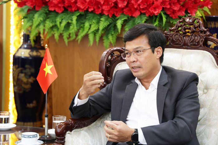 Đồng chí Đinh Văn Tuấn, Tỉnh ủy viên, Phó Chủ tịch UBND tỉnh Lâm Đồng phát biểu tại buổi tiếp đón
