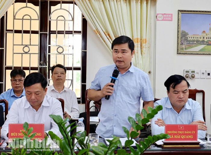 Lãnh đạo xã Hải Quang phát biểu tại buổi làm việc.