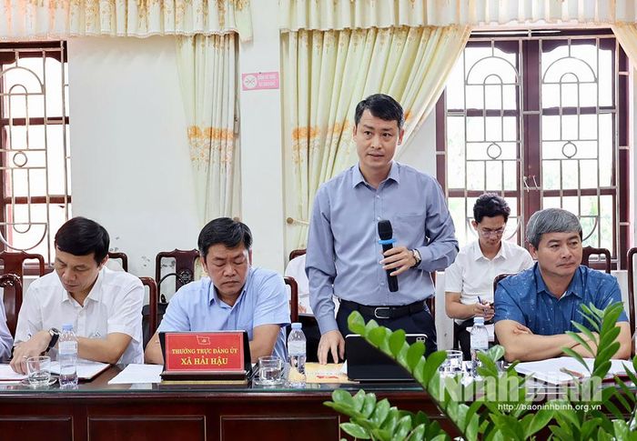 Đồng chí Bí thư Đảng ủy xã Hải Hậu phát biểu tại buổi làm việc.