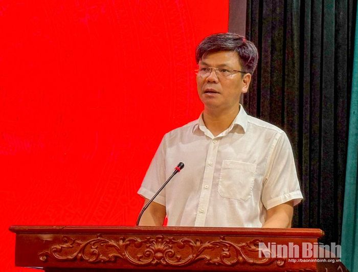 Đồng chí Tạ Quang Phương, Phó Giám đốc Sở Khoa học và Công nghệ phát biểu tại hội nghị.