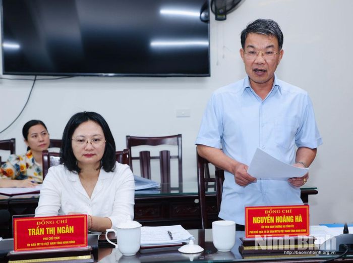 Đồng chí Nguyễn Hoàng Hà, Ủy viên Ban Thường vụ Tỉnh ủy, Phó Chủ tịch Thường trực Ủy ban MTTQ Việt Nam tỉnh phát biểu tại hội nghị.