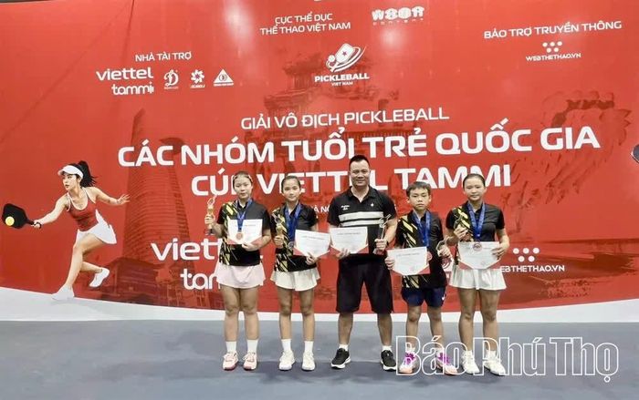 VĐV Phú Thọ thi đấu ấn tượng, giành 3 huy chương tại Giải Vô địch Pickleball các nhóm tuổi trẻ quốc gia năm 2026.