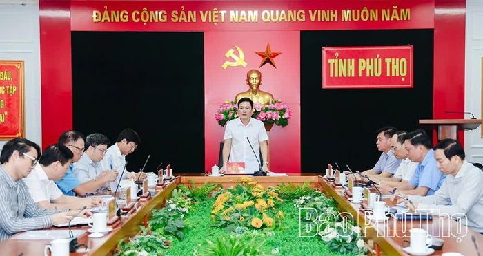 Phó Chủ tịch UBND tỉnh Vũ Việt Văn kết luận cuộc họp.