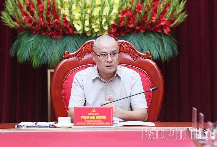 Đồng chí Bí thư Tỉnh ủy Phạm Đại Dương chủ trì hội nghị.