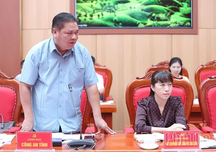 Lãnh đạo Công an tỉnh báo cáo kết quả một số nhiệm vụ trọng tâm.