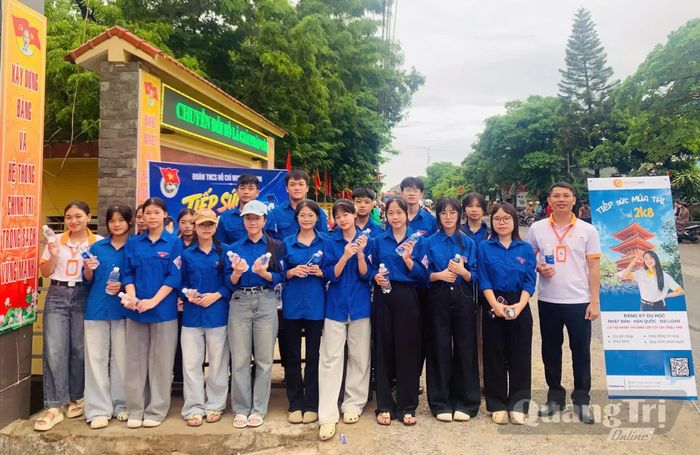 Từ các hoạt động phong trào, nhiều đoàn viên ưu tú được bồi dưỡng, giới thiệu kết nạp vào hàng ngũ của Đảng - Ảnh: L.Chi
