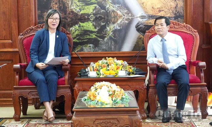Bà Sang Eun Lee, Giám đốc WWF khu vực Đông Nam Á khái quát kết quả phối hợp giữa WWF và tỉnh Quảng Trị trong thời gian qua - Ảnh: Q.V