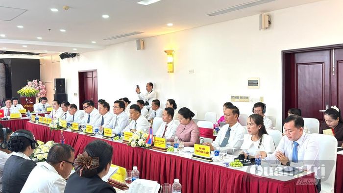 Đại biểu tham dự hội đàm - Ảnh: N.L