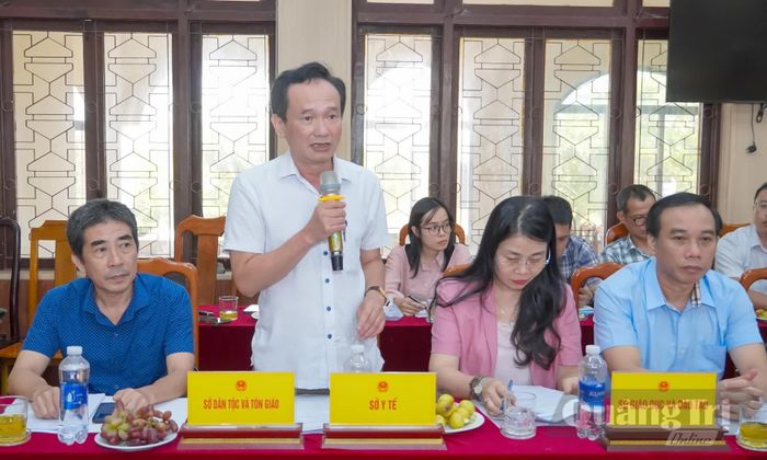 Đại diện lãnh đạo các sở phát biểu tại buổi làm việc - Ảnh: N.H