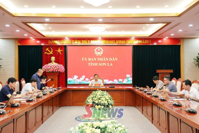 Đồng chí Phó Chủ tịch Thường trực UBND tỉnh làm việc về tiến độ triển khai thực hiện các dự án trên địa bàn phường Tô Hiệu.