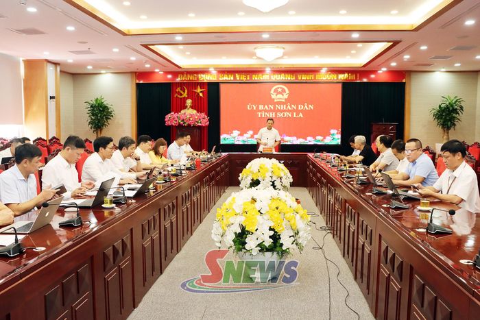 Toàn cảnh cuộc họp.
