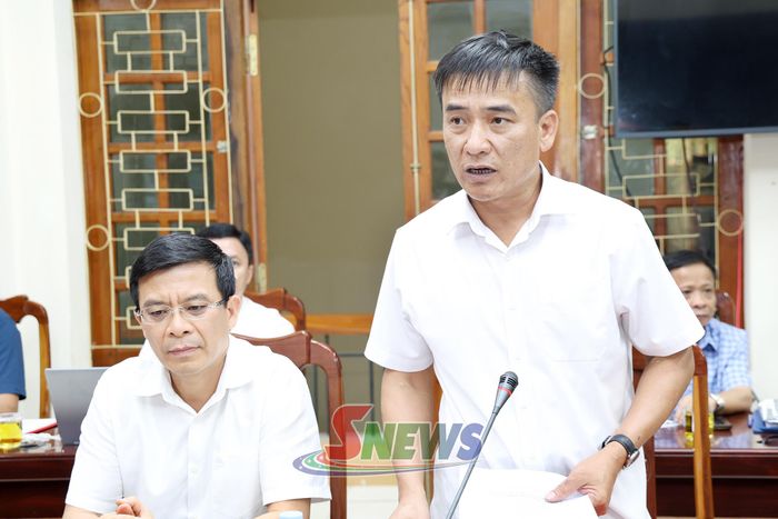 Giám đốc Ban Quản lý dự án đầu tư xây dựng các công trình giao thông tỉnh báo cáo công tác chuẩn bị đầu tư và GPMB Dự án CT03.