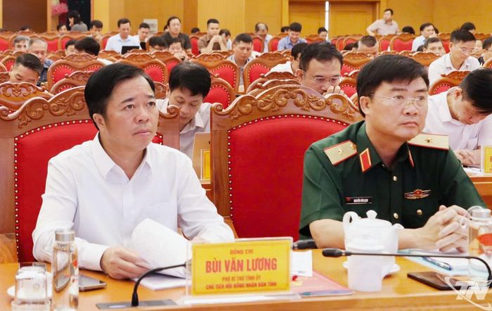 Các đồng chí lãnh đạo tỉnh Thái Nguyên và đại biểu dự Hội nghị.