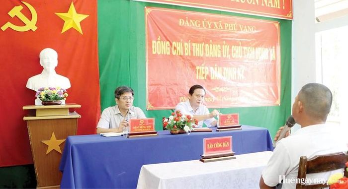 Lãnh đạo xã Phú Vang tổ chức tiếp công dân định kỳ.