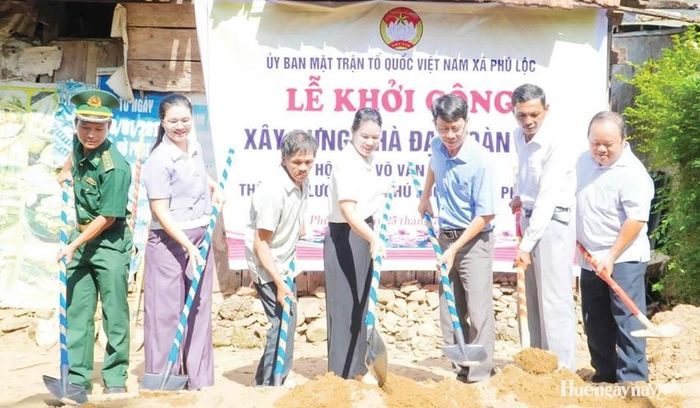 Khởi công xây dựng nhà Đại đoàn kết cho người dân xã Phú Lộc.
