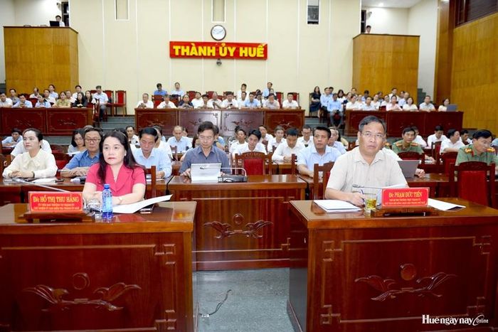 Các đại biểu tham dự hội nghị. 