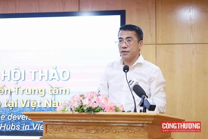 Ông Tăng Thế Hùng - Phó Cục trưởng Cục Điện lực nhấn mạnh, việc nghiên cứu và từng bước phát triển các Trung tâm Năng lượng tái tạo có ý nghĩa quan trọng trong khai thác tiềm năng năng lượng tái tạo, thúc đẩy phát triển công nghiệp và đóng góp vào quá trình chuyển dịch năng lượng của Việt Nam