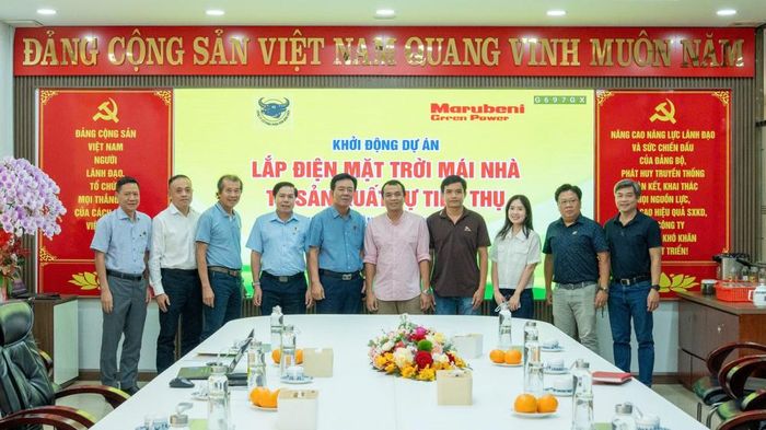 Ban lãnh đạo Công ty Cổ phần Phân bón Bình Điền cùng đối tác Kick-off dự án năng lượng mặt trời