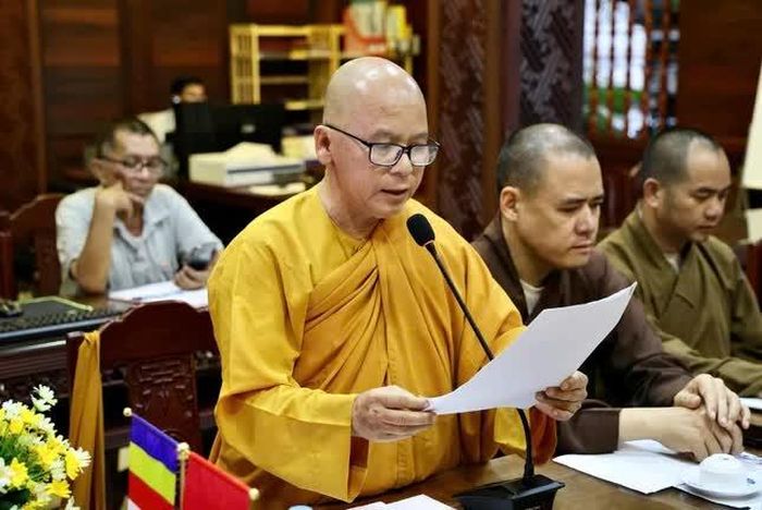 Thượng tọa Thích Giác Phổ phát biểu tại buổi họp
