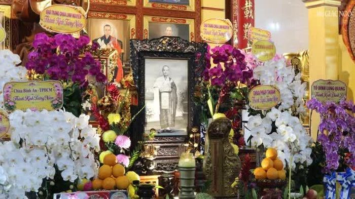Chân dung Tổ sư Minh Phương - Chơn Hương được phục chế từ tàng bản lưu giữ tại tổ đình Phước Tường (P.Tăng Nhơn Phú, TP.HCM)
