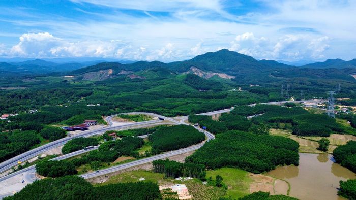Vì sao dự án trạm dừng nghỉ cao tốc ở Huế gần 9 năm chưa khởi động?