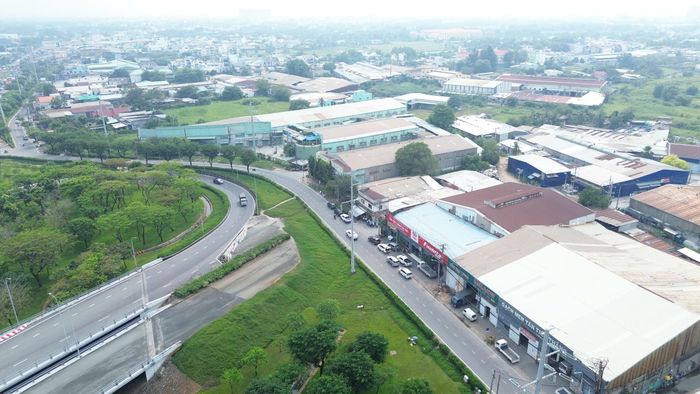 Tuyến Võ Văn Kiệt nối dài khoảng 15,1km, từ nút giao Tân Kiên trên quốc lộ 1 đến đường Hải Sơn - Tân Đô, tỉnh Tây Ninh.