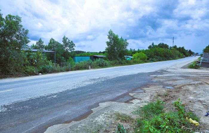 Một đoạn chưa hoàn thành GPMB trên đoạn Km12 đến Km14.