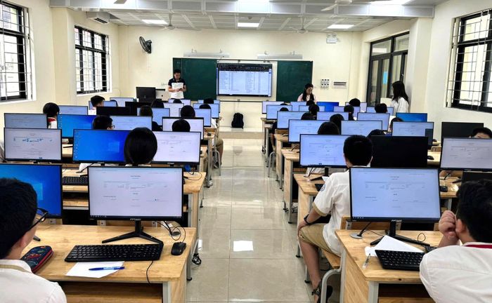 Các cơ sở giáo dục tăng cường bảo đảm an toàn hệ thống thông tin, an ninh mạng và dữ liệu cá nhân.