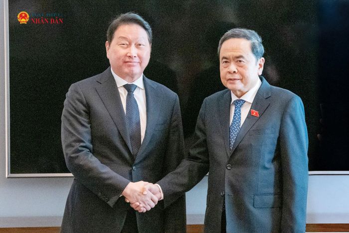 Chủ tịch Quốc hội Trần Thanh Mẫn tiếp Chủ tịch Tập đoàn SK Chey Tae-Won