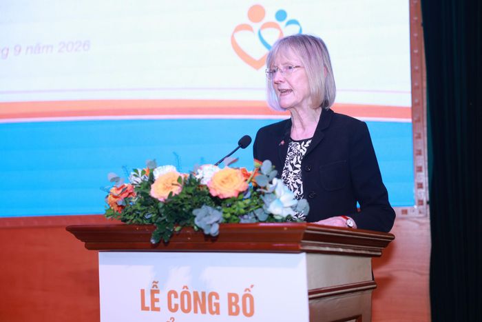 Đại sứ Australia tại Việt Nam Gillian Bird cho rằng, Tổng đài 117 mở ra một kênh hỗ trợ an toàn và dễ tiếp cận, kết nối những người cần giúp đỡ với các dịch vụ bảo vệ và hỗ trợ đúng lúc. Ảnh: BTC