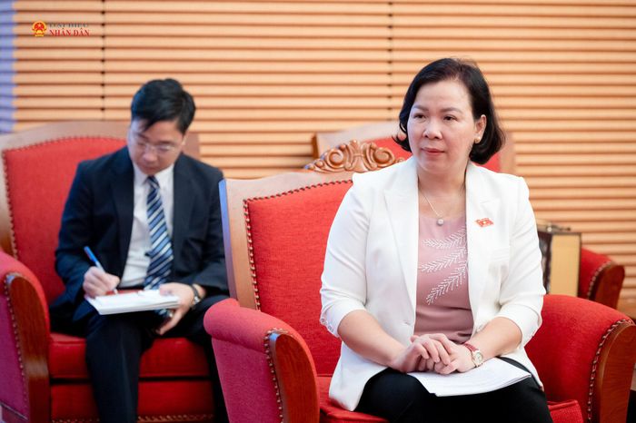 Phó Chủ nhiệm Ủy ban Văn hóa và Xã hội Trần Thị Thanh Lam tham dự cuộc tiếp