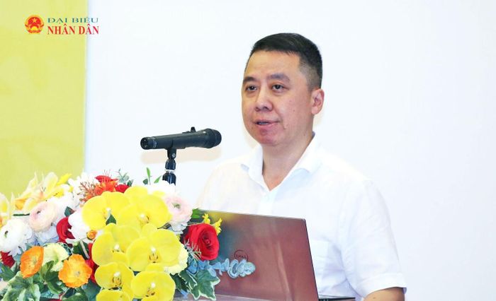 Cục trưởng Cục Chuyển đổi số Lã Hoàng Trung phát biểu. Ảnh: Đắc Trường