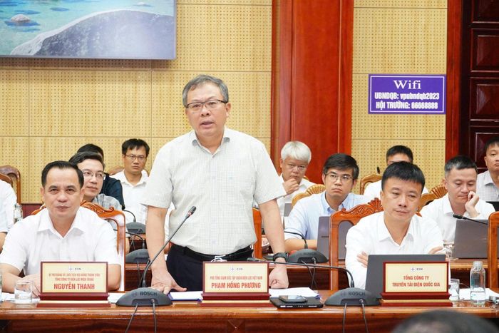 Phó Tổng giám đốc EVN Phạm Hồng Phương phát biểu tại buổi làm việc. Ảnh Hương Nguyên