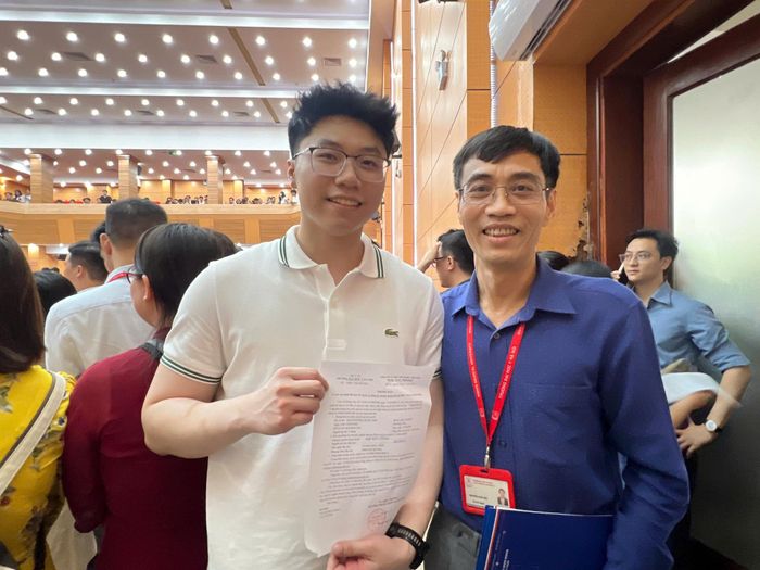 Niềm vui của các thầy cô đón nhận học trò của mình
