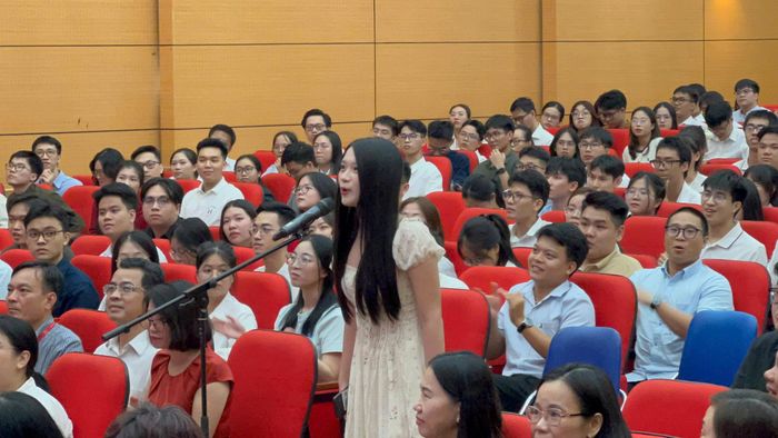 Nữ bác sĩ nội trú chọn ngành Da liễu