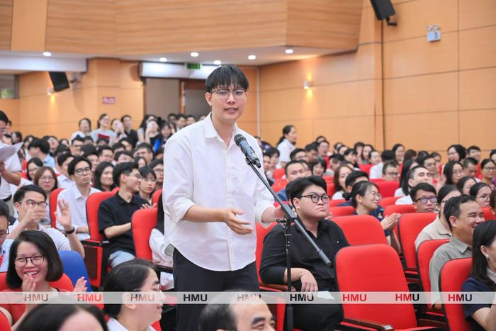 Nguyễn Đức Anh Quân trở thành thủ khoa đầu vào kỳ thi bác sĩ nội trú năm nay của Trường Đại học Y Hà Nội chọn chuyên ngành Sản phụ khoa