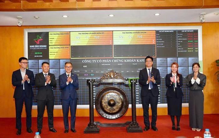 Cổ phiếu của Chứng khoán Kafi tăng trần rồi sụt 13% trong phiên lên UPCoM. Ảnh: KAI