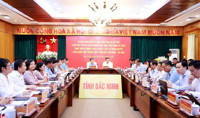 Quang cảnh buổi làm việc.