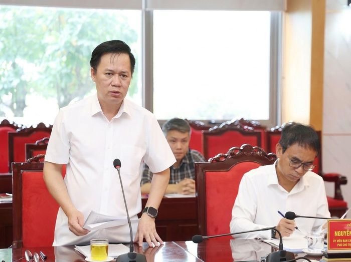 Giám đốc Sở Tài chính tỉnh Sơn La báo cáo tình hình giải ngân vốn đầu tư công.